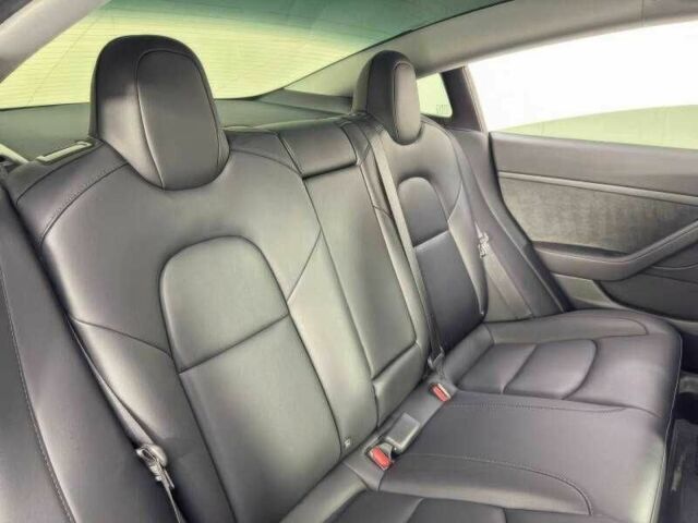 Черный Тесла Модель 3, объемом двигателя 0 л и пробегом 15 тыс. км за 9900 $, фото 13 на Automoto.ua