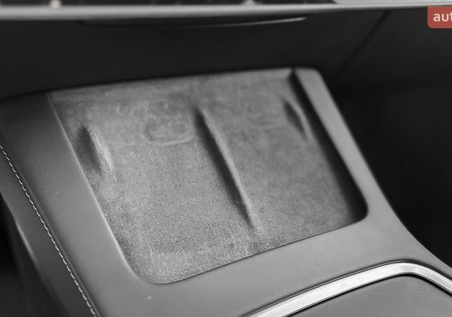 Черный Тесла Модель 3, объемом двигателя 0 л и пробегом 43 тыс. км за 28900 $, фото 58 на Automoto.ua