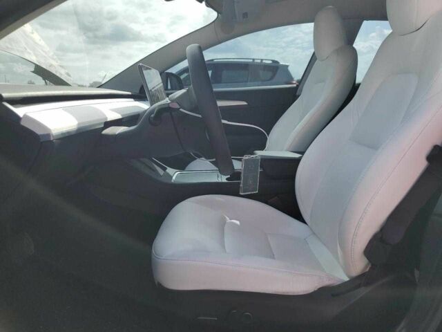 Чорний Тесла Модель 3, об'ємом двигуна 0 л та пробігом 30 тис. км за 7800 $, фото 6 на Automoto.ua