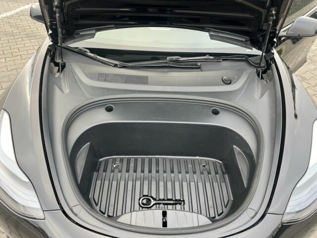 Черный Тесла Модель 3, объемом двигателя 0 л и пробегом 85 тыс. км за 19999 $, фото 20 на Automoto.ua