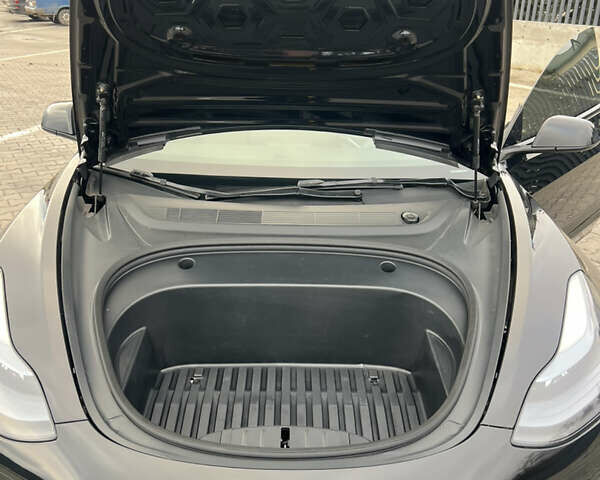 Черный Тесла Модель 3, объемом двигателя 0 л и пробегом 85 тыс. км за 19999 $, фото 57 на Automoto.ua