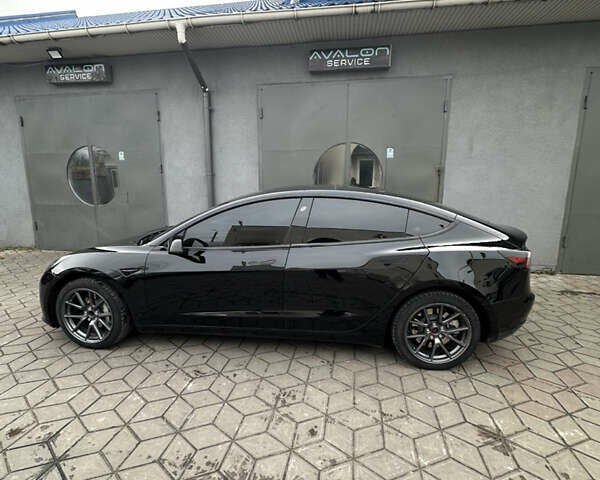 Черный Тесла Модель 3, объемом двигателя 0 л и пробегом 43 тыс. км за 21000 $, фото 4 на Automoto.ua