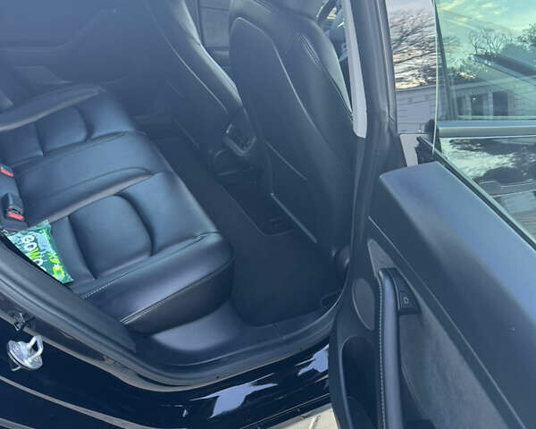 Чорний Тесла Модель 3, об'ємом двигуна 0 л та пробігом 34 тис. км за 22600 $, фото 10 на Automoto.ua