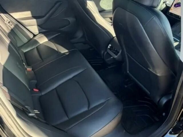 Черный Тесла Модель 3, объемом двигателя 0 л и пробегом 15 тыс. км за 15000 $, фото 3 на Automoto.ua