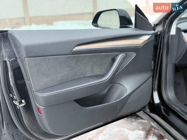 Черный Тесла Модель 3, объемом двигателя 0 л и пробегом 33 тыс. км за 19999 $, фото 19 на Automoto.ua