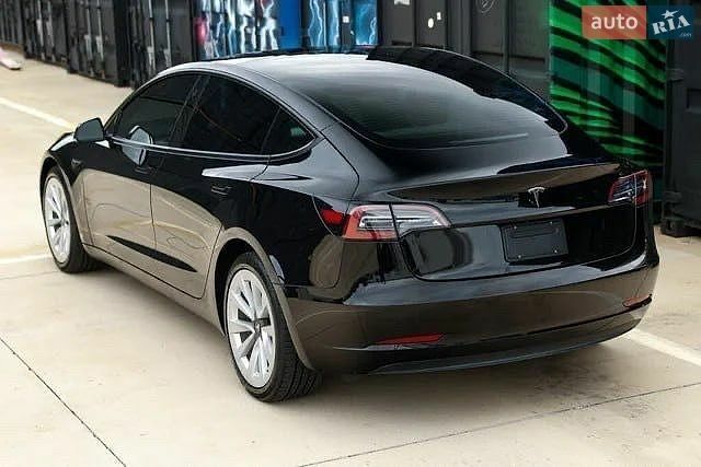 Чорний Тесла Модель 3, об'ємом двигуна 0 л та пробігом 58 тис. км за 5999 $, фото 9 на Automoto.ua