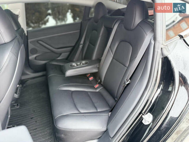 Черный Тесла Модель 3, объемом двигателя 0 л и пробегом 33 тыс. км за 19999 $, фото 33 на Automoto.ua