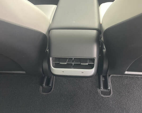 Черный Тесла Модель 3, объемом двигателя 0 л и пробегом 45 тыс. км за 22000 $, фото 33 на Automoto.ua