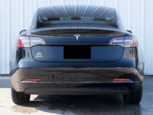 Черный Тесла Модель 3, объемом двигателя 0 л и пробегом 15 тыс. км за 9900 $, фото 5 на Automoto.ua