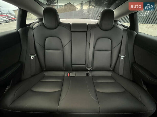 Черный Тесла Модель 3, объемом двигателя 0 л и пробегом 85 тыс. км за 19999 $, фото 31 на Automoto.ua