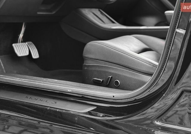 Черный Тесла Модель 3, объемом двигателя 0 л и пробегом 43 тыс. км за 28900 $, фото 54 на Automoto.ua