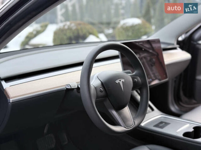 Черный Тесла Модель 3, объемом двигателя 0 л и пробегом 16 тыс. км за 19999 $, фото 47 на Automoto.ua