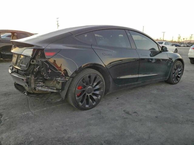 Черный Тесла Модель 3, объемом двигателя 0 л и пробегом 39 тыс. км за 10000 $, фото 2 на Automoto.ua