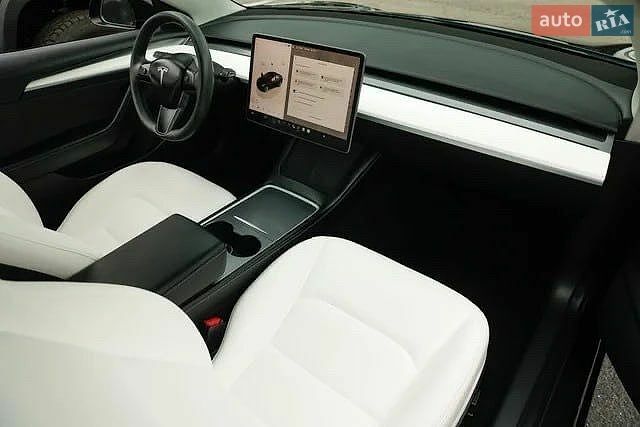 Чорний Тесла Модель 3, об'ємом двигуна 0 л та пробігом 58 тис. км за 5999 $, фото 27 на Automoto.ua