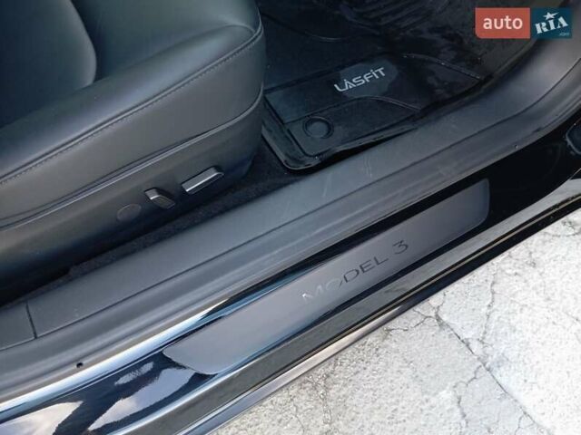 Чорний Тесла Модель 3, об'ємом двигуна 0 л та пробігом 27 тис. км за 25000 $, фото 18 на Automoto.ua