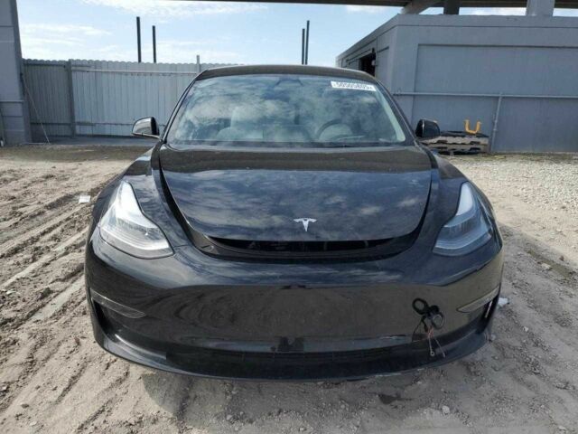 Чорний Тесла Модель 3, об'ємом двигуна 0 л та пробігом 30 тис. км за 7800 $, фото 4 на Automoto.ua