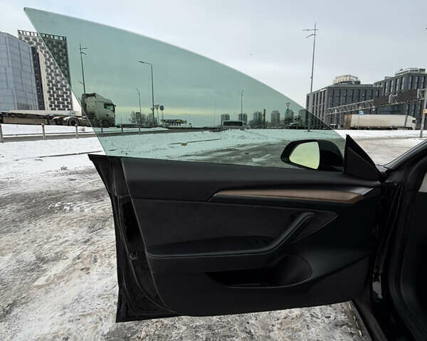 Черный Тесла Модель 3, объемом двигателя 0 л и пробегом 48 тыс. км за 26500 $, фото 18 на Automoto.ua