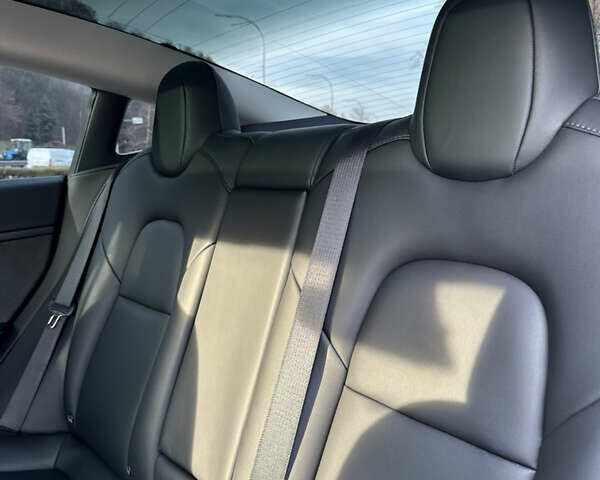 Черный Тесла Модель 3, объемом двигателя 0 л и пробегом 52 тыс. км за 25000 $, фото 18 на Automoto.ua