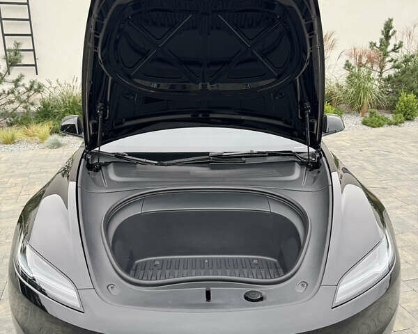 Чорний Тесла Модель 3, об'ємом двигуна 0 л та пробігом 10 тис. км за 31500 $, фото 28 на Automoto.ua