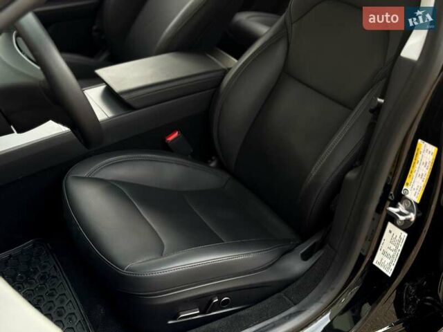 Черный Тесла Модель 3, объемом двигателя 0 л и пробегом 15 тыс. км за 32000 $, фото 12 на Automoto.ua