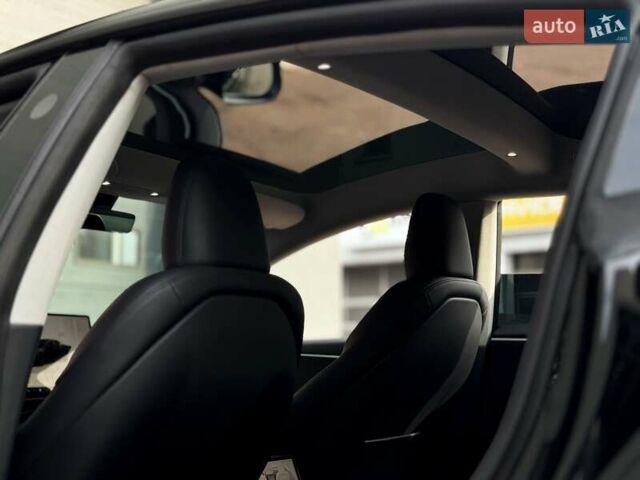 Черный Тесла Модель 3, объемом двигателя 0 л и пробегом 15 тыс. км за 32000 $, фото 15 на Automoto.ua