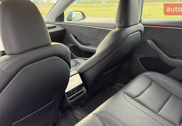 Чорний Тесла Модель 3, об'ємом двигуна 0 л та пробігом 44 тис. км за 33500 $, фото 16 на Automoto.ua