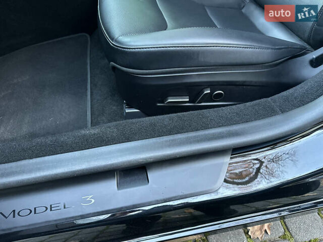 Чорний Тесла Модель 3, об'ємом двигуна 0 л та пробігом 22 тис. км за 29900 $, фото 37 на Automoto.ua