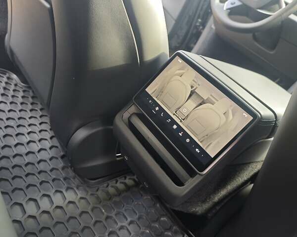 Тесла Модель 3 2024 в Киеве на Automoto.ua Черный Тесла Модель 3, объемом двигателя 0 л и пробегом 14 тыс. км за 35000 $, фото 21 на Automoto.ua