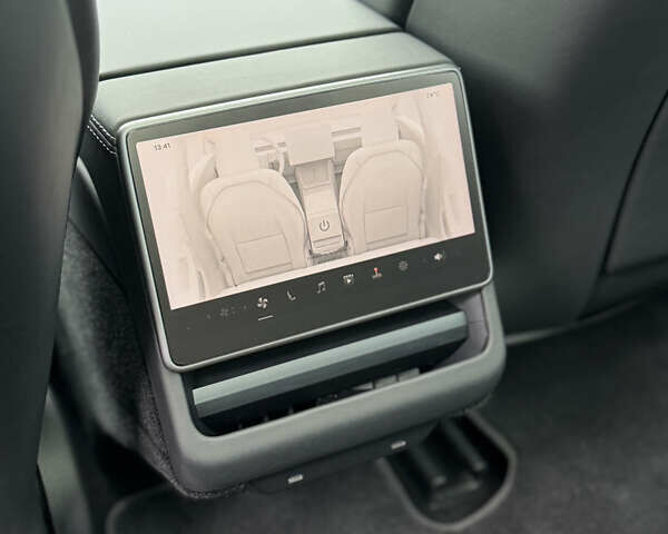 Чорний Тесла Модель 3, об'ємом двигуна 0 л та пробігом 10 тис. км за 31500 $, фото 26 на Automoto.ua