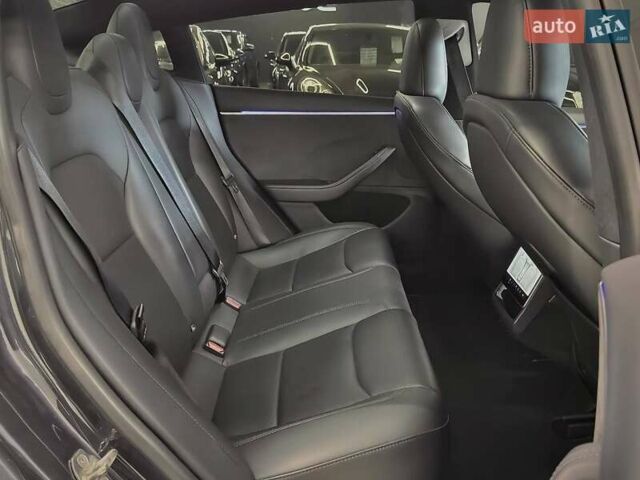 Чорний Тесла Модель 3, об'ємом двигуна 0 л та пробігом 20 тис. км за 29999 $, фото 31 на Automoto.ua