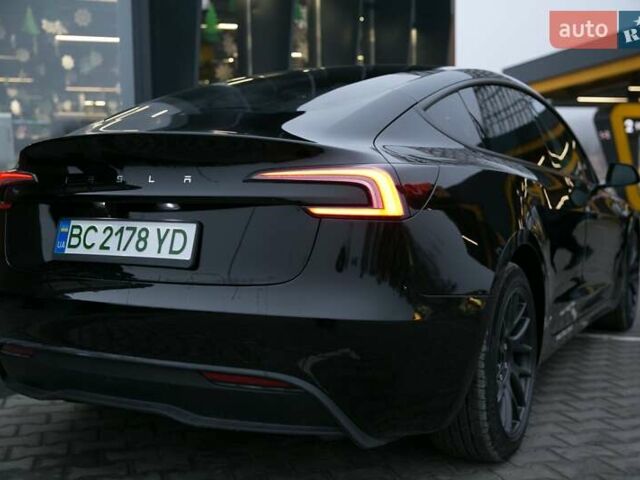 Черный Тесла Модель 3, объемом двигателя 0 л и пробегом 4 тыс. км за 28500 $, фото 5 на Automoto.ua