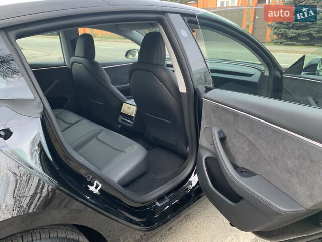 Чорний Тесла Модель 3, об'ємом двигуна 0 л та пробігом 16 тис. км за 32900 $, фото 11 на Automoto.ua