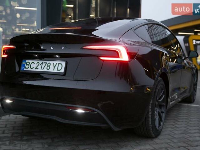 Черный Тесла Модель 3, объемом двигателя 0 л и пробегом 4 тыс. км за 28500 $, фото 2 на Automoto.ua