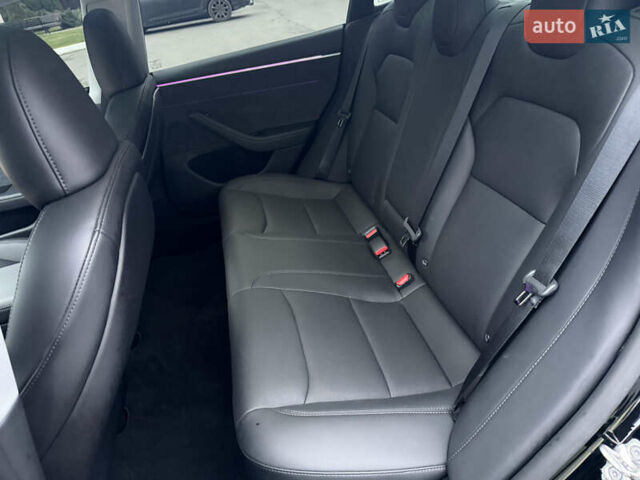 Черный Тесла Модель 3, объемом двигателя 0 л и пробегом 13 тыс. км за 31500 $, фото 43 на Automoto.ua