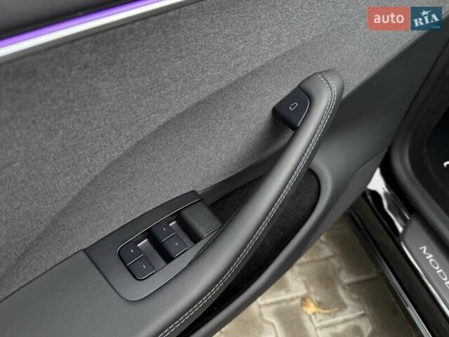 Тесла Модель 3 2024 в Киеве на Automoto.ua Черный Тесла Модель 3, объемом двигателя 0 л и пробегом 9 тыс. км за 25999 $, фото 19 на Automoto.ua