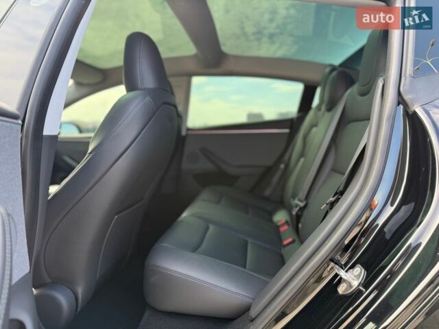 Черный Тесла Модель 3, объемом двигателя 0 л и пробегом 30 тыс. км за 26500 $, фото 15 на Automoto.ua