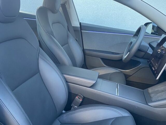 Чорний Тесла Модель 3, об'ємом двигуна 0 л та пробігом 10 тис. км за 25500 $, фото 21 на Automoto.ua