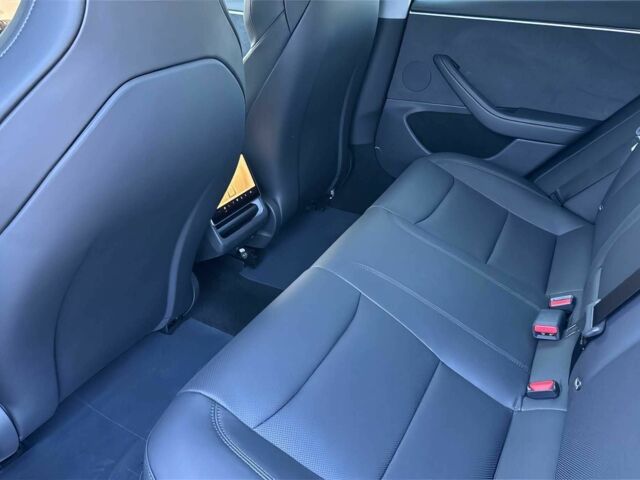 Черный Тесла Модель 3, объемом двигателя 0 л и пробегом 18 тыс. км за 10500 $, фото 11 на Automoto.ua