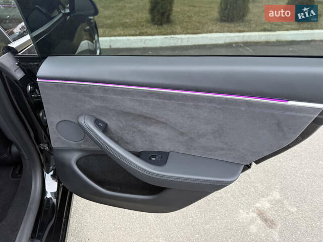 Черный Тесла Модель 3, объемом двигателя 0 л и пробегом 13 тыс. км за 31500 $, фото 35 на Automoto.ua