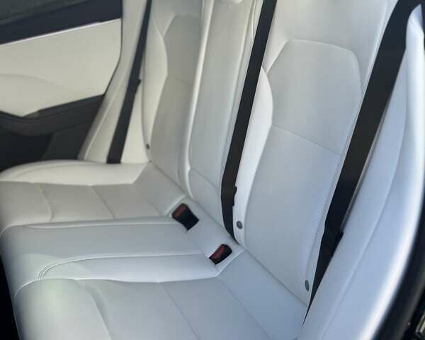 Чорний Тесла Модель 3, об'ємом двигуна 0 л та пробігом 16 тис. км за 26497 $, фото 18 на Automoto.ua