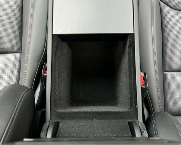 Чорний Тесла Модель 3, об'ємом двигуна 0 л та пробігом 18 тис. км за 28400 $, фото 37 на Automoto.ua