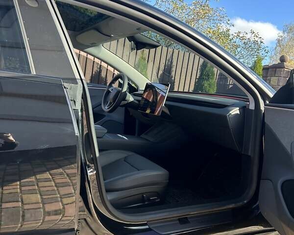 Черный Тесла Модель 3, объемом двигателя 0 л и пробегом 5 тыс. км за 32300 $, фото 19 на Automoto.ua