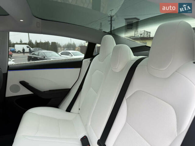 Чорний Тесла Модель 3, об'ємом двигуна 0 л та пробігом 7 тис. км за 45900 $, фото 40 на Automoto.ua