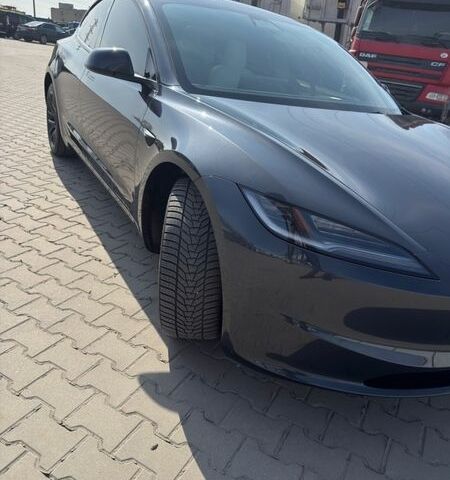 Черный Тесла Модель 3, объемом двигателя 0 л и пробегом 5 тыс. км за 30700 $, фото 1 на Automoto.ua