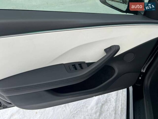 Черный Тесла Модель 3, объемом двигателя 0 л и пробегом 8 тыс. км за 28000 $, фото 8 на Automoto.ua