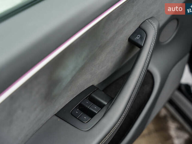 Черный Тесла Модель 3, объемом двигателя 0 л и пробегом 1 тыс. км за 31000 $, фото 26 на Automoto.ua