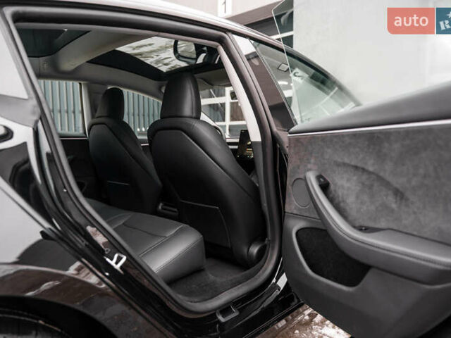 Черный Тесла Модель 3, объемом двигателя 0 л и пробегом 1 тыс. км за 31000 $, фото 46 на Automoto.ua