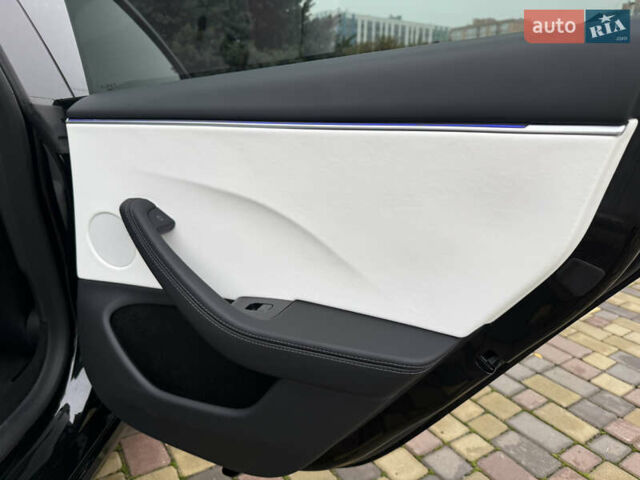 Чорний Тесла Модель 3, об'ємом двигуна 0 л та пробігом 7 тис. км за 45900 $, фото 37 на Automoto.ua
