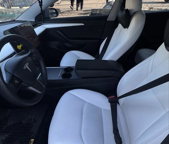 Чорний Тесла Модель 3, об'ємом двигуна 0 л та пробігом 57 тис. км за 23800 $, фото 7 на Automoto.ua