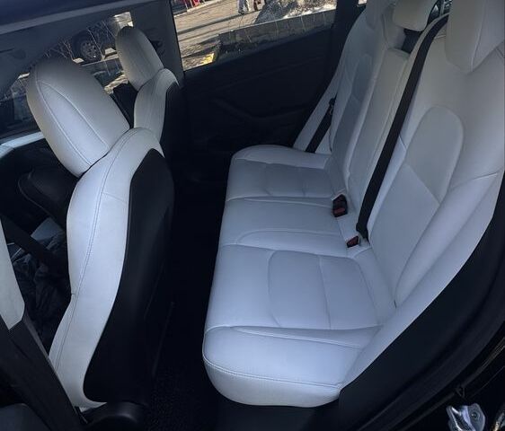 Чорний Тесла Модель 3, об'ємом двигуна 0 л та пробігом 57 тис. км за 23700 $, фото 5 на Automoto.ua